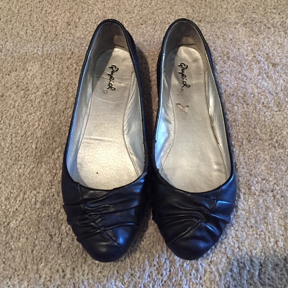 Qupid Black Flats