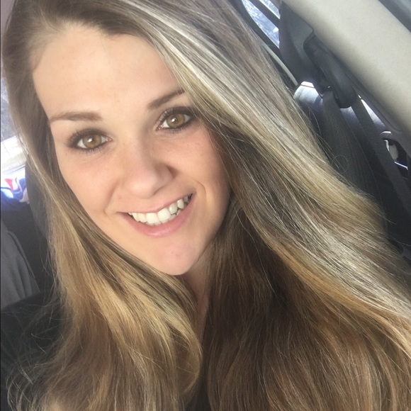 Meet your Posher, Rebekah - Picture 2 of 4