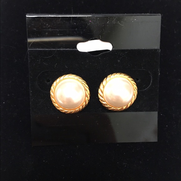 Faux Pearl Studs - Picture 1 of 1