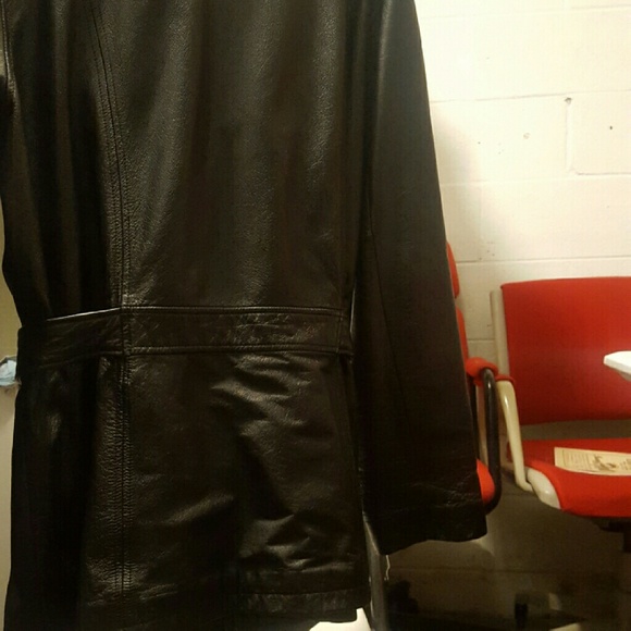Coat - Picture 3 of 4