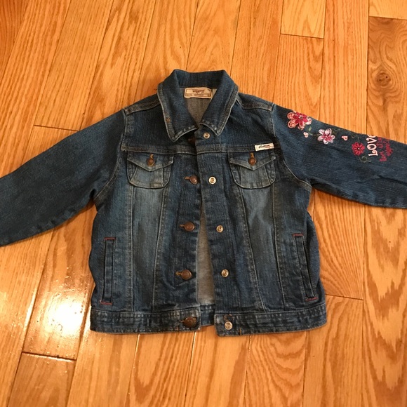Levi and Strauss jean jacket 5t