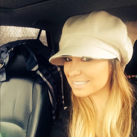 Meet your Posher, Julie - Picture 2 of 9