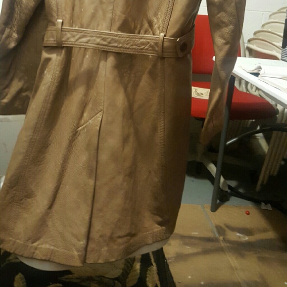 Coat - Picture 3 of 4