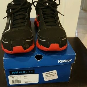 Size 11 Men Reebok