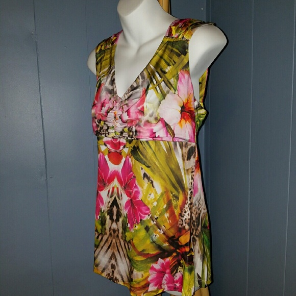 Top - Picture 2 of 4