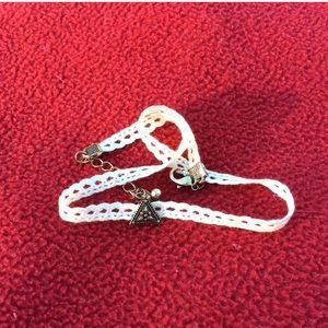 White Choker With Triangle Flower Pendant