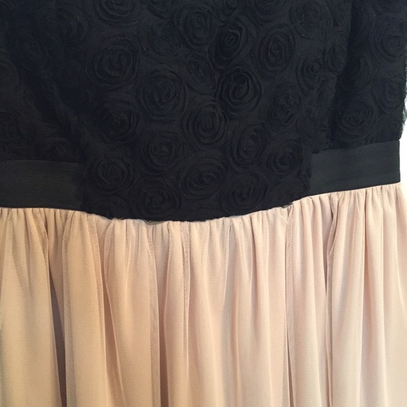 BLACK AND PINK DRESS - Picture 2 of 2