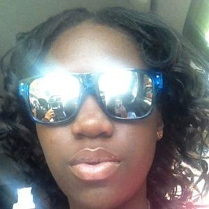 Meet your Posher, Aisha