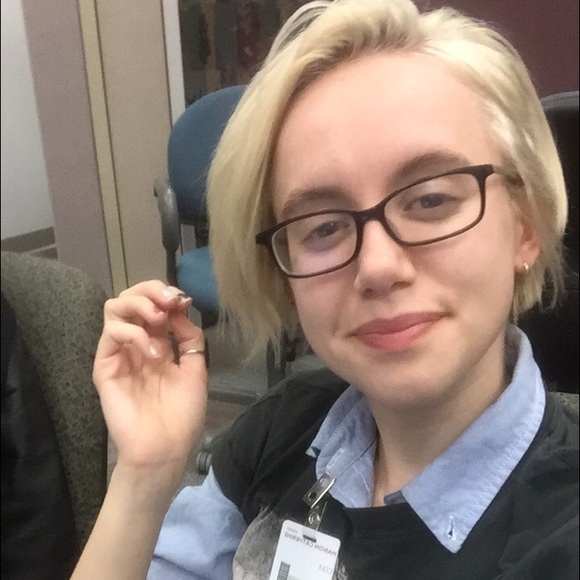 Meet your Posher, Marion - Picture 1 of 1