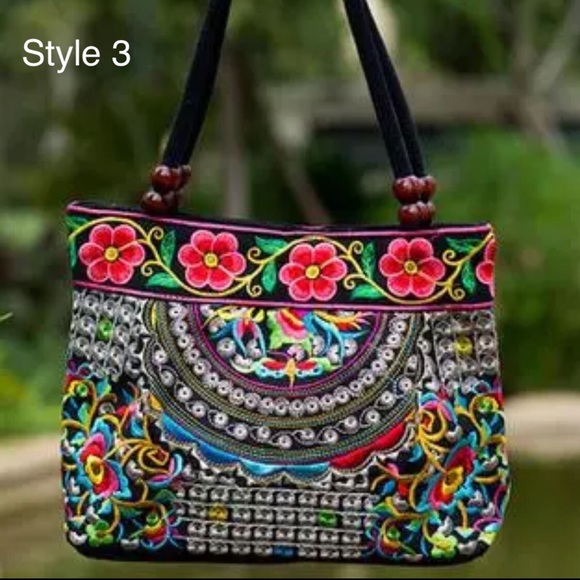 Boho Embroidered Flowers/Butterflies Handbag NWT - Picture 6 of 6