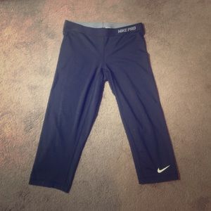 SALE today!!Nike Pro cropped workout/legging pants