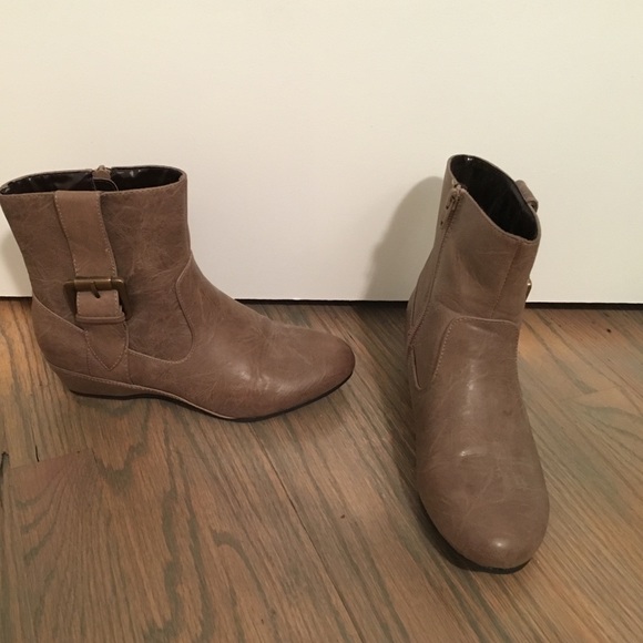 Newer naturalizer ankle boots