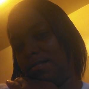 Meet your Posher, Monique