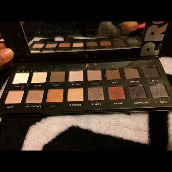Lorac - Picture 2 of 3