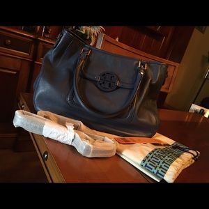 💥SOLD💥 Tory Burch Amanda Classic Handle Hobo