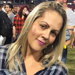 Meet your Posher, Simone