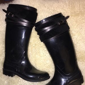 Burberrry rain boots