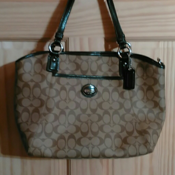 Coach Peyton pocket tote