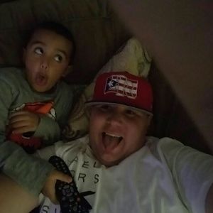 Meet your Posher, Yamil