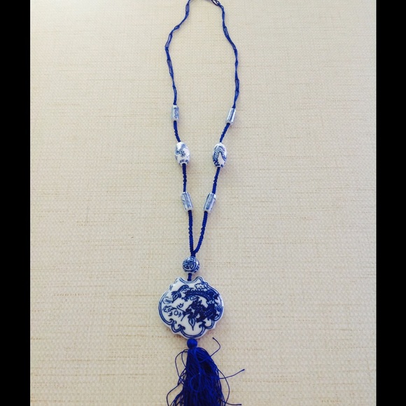 💕Beautiful Blue/White Porcelain Necklace 💕⚡$7⚡