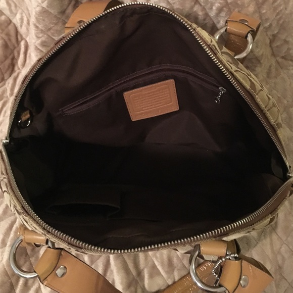 HUGE Coach bag - Picture 3 of 4