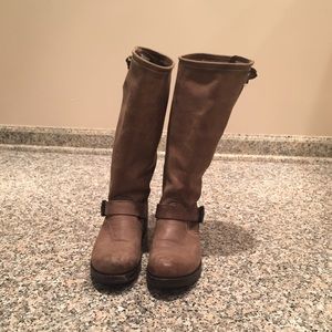 HOST PICK❤️❤️Frye tall slouchy boots!