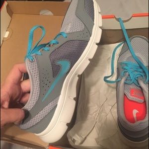 W Nike Flex Experience RN 2 W. Brand new!