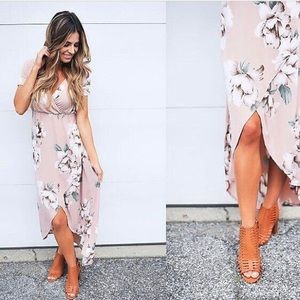 Floral dress. Never worn!! Size Medium.