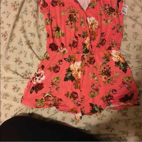 Floral Romper - Picture 3 of 4