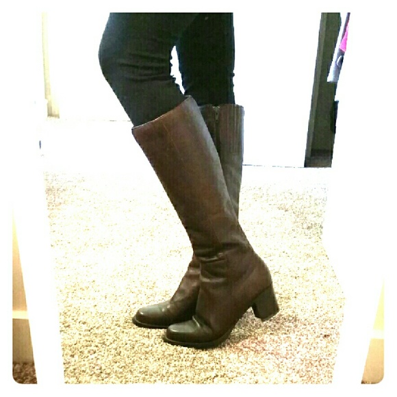 Tall Brown boots with heel