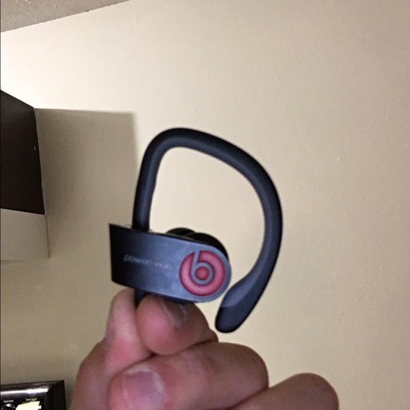 Beats by Dre powerboats 2 wireless headphones - Picture 3 of 3