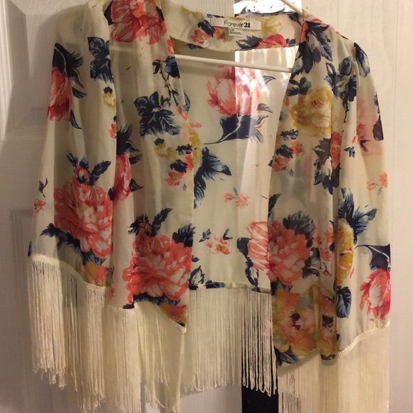 Floral fringe top