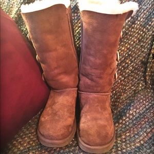 UGG Bailey Button Triplet