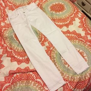 White skinny jeans
