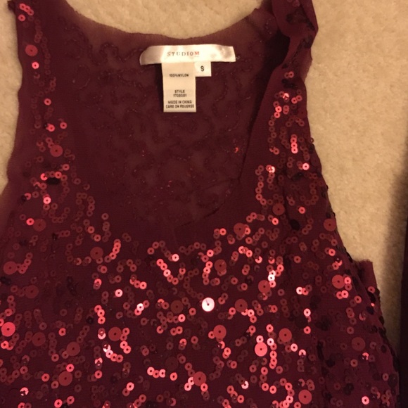 Top - Picture 2 of 2