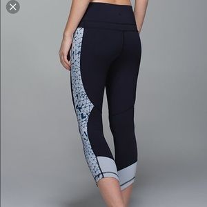 Lululemon 7/8 Retreat Pant - Size 10