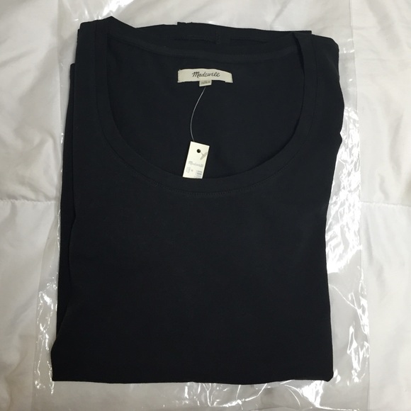 Madewell Riff Tee in Almost Black