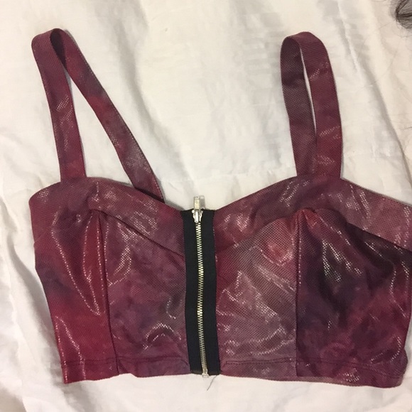 Crop top - Picture 1 of 1