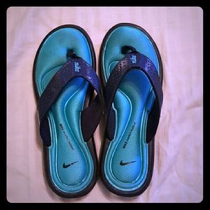 Nike flip flops with gel soles