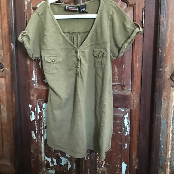 Women's green top
