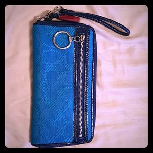 VGUC Authentic Coach wallet/wristlet combo