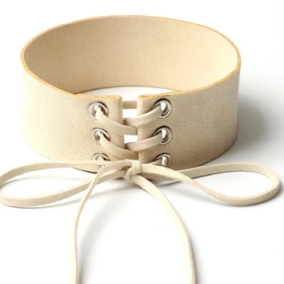 NEW!! Sexy Suede Look Lace Up Choker - Picture 3 of 3