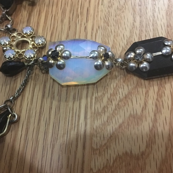 Gorgeous Chunky Gold Statement Necklace - Picture 3 of 4