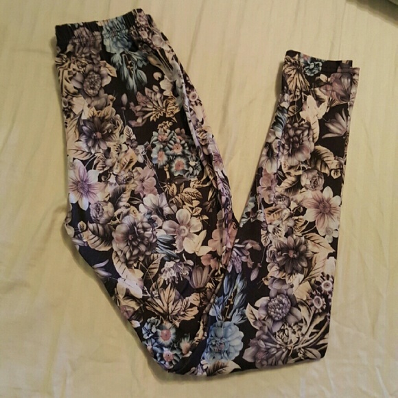 One Size muted Floral Leggings