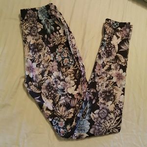 One Size muted Floral Leggings