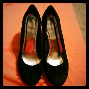 Heeled dress shoes
