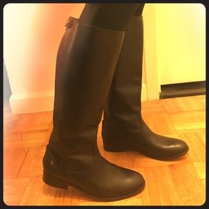 Melissa Button Black Zip Frye boots size 7.5