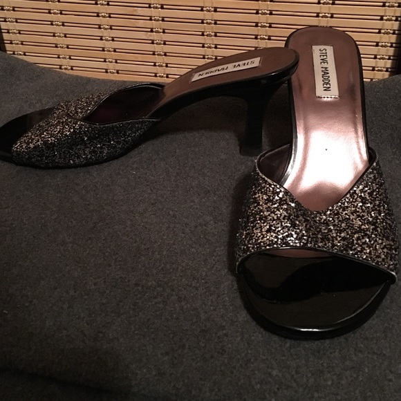 Steve Madden Shoes - Steve Madden silver heels size 9