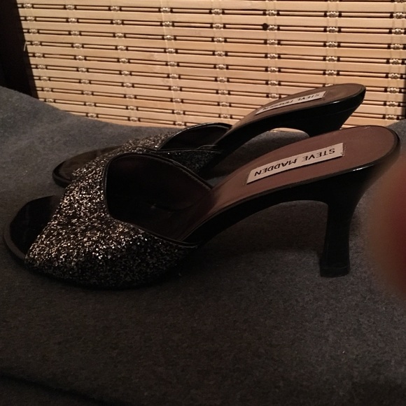 Steve Madden silver heels size 9 - Picture 3 of 3