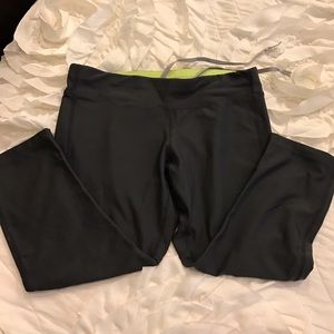Nike pro crops